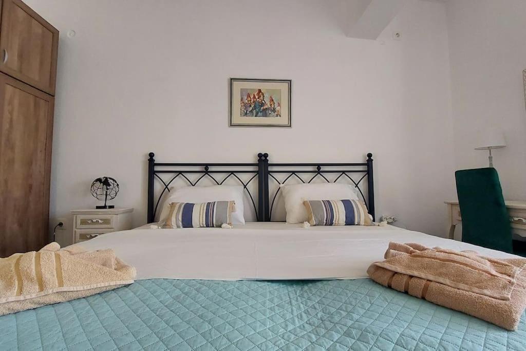 Old Port View Apartment, Διαμέρισμα Στο Κέντρο 2 Υπνοδωματίων Corfu  Eksteriør billede
