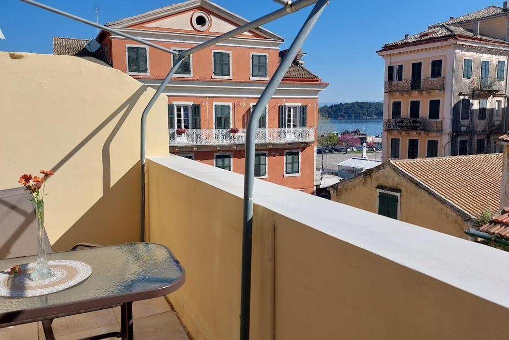 Old Port View Apartment, Διαμέρισμα Στο Κέντρο 2 Υπνοδωματίων Corfu  Eksteriør billede